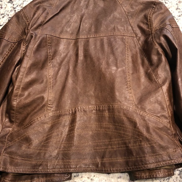 Adorable jacket😍 - Picture 5 of 5